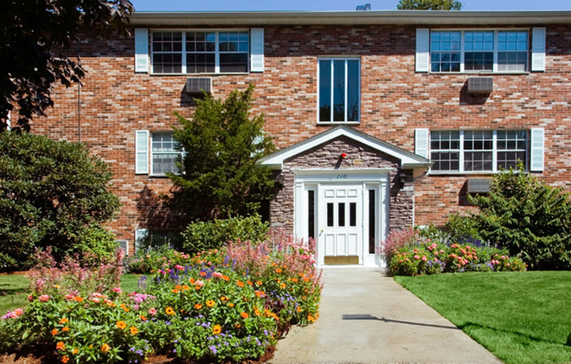 Ridgecrest Village | Chestnut Hill Realty